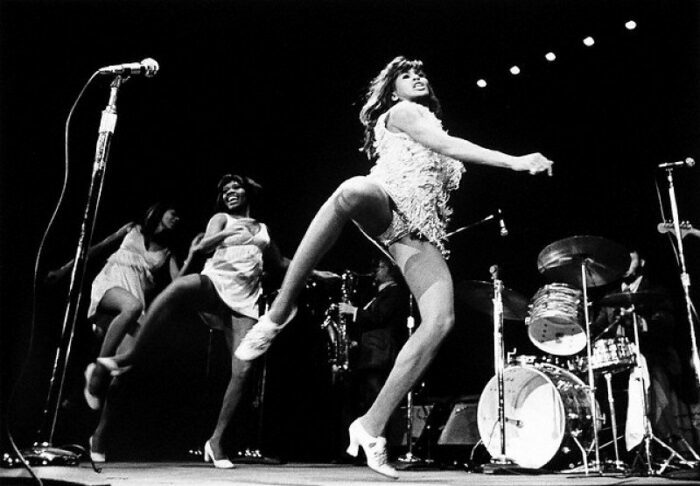 Tina Turner; seyircilerini eskitti; o hala TAŞ